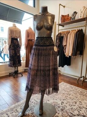 Hiroko Koshino Vintage-Goth Whimsical Midi-Skirt